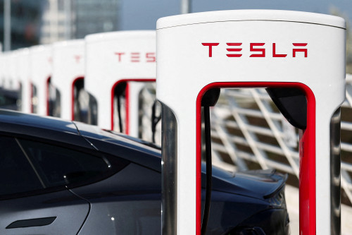 2025-05-17T003050Z_2_LYNXMPEL4G004_RTROPTP_4_TESLA-BYLAW