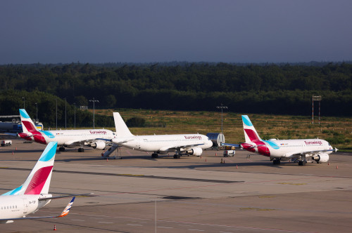 2025-06-03T155752Z_1_LYNXNPEL520T6_RTROPTP_4_GERMANY-AIRPORT-PROTESTS