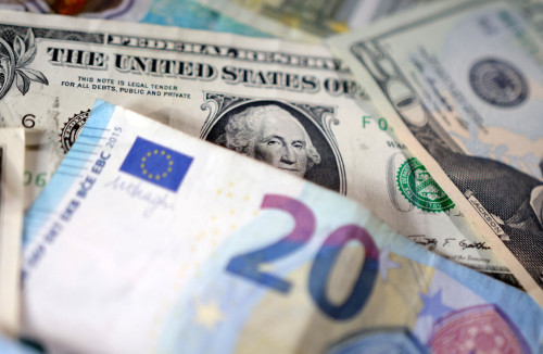 2025-07-01T144738Z_1_LYNXMPEL6024N_RTROPTP_4_GLOBAL-FOREX