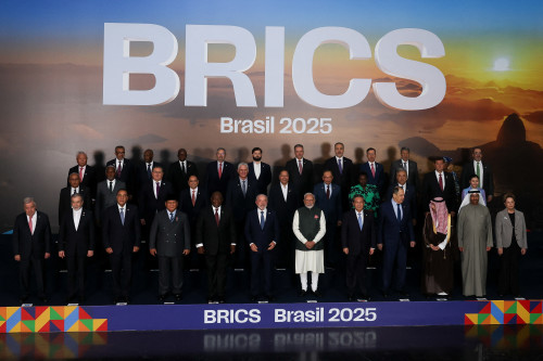 2025-07-07T210547Z_2_LYNXMPEL660WC_RTROPTP_4_BRICS-SUMMIT-BRAZIL-1
