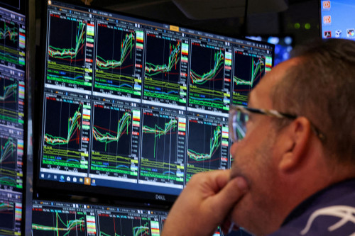 2025-07-14T062242Z_1_LYNXMPEL6D05I_RTROPTP_4_GLOBAL-INVESTORS-OUTLOOK-RISKS