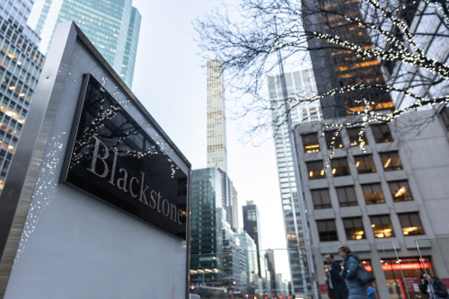 2025-07-15T194935Z_1_LYNXMPEL6E0WW_RTROPTP_4_BLACKSTONE-HEDGE-FUNDS