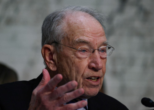 2025-07-30T170249Z_2_LYNXMPEL6T0ZL_RTROPTP_4_USA-TRUMP-GRASSLEY-JUDICIARY