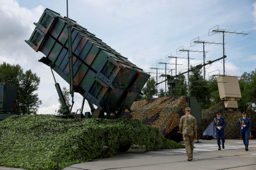2025-08-01T182729Z_1_LYNXMPEL702DR_RTROPTP_4_UKRAINE-CRISIS-TRUMP-FUNDING