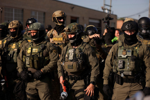 2025-10-16T174904Z_3_LYNXNPEL9F0XQ_RTROPTP_4_USA-SHUTDOWN-LAW-ENFORCEMENT