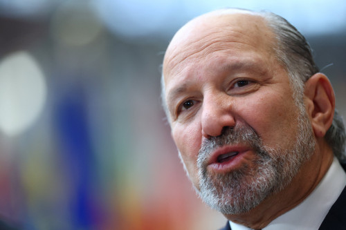 2025-12-01T213953Z_1_LYNXMPELB01PU_RTROPTP_4_EU-TRADE