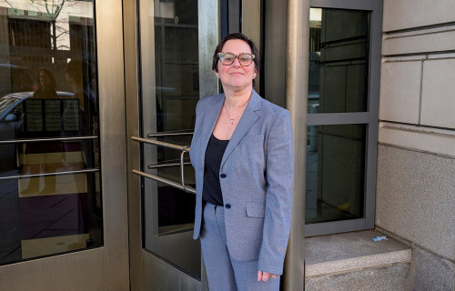 2025-12-05T163031Z_4_LYNXMPELB40ZE_RTROPTP_4_USA-TRUMP-LAWSUIT-FIRING