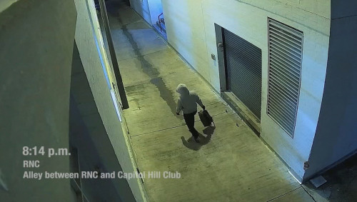 2026-01-02T173841Z_2_LYNXMPEM010J8_RTROPTP_4_USA-CAPITOL-SECURITY