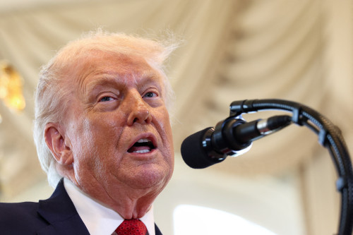 2026-01-19T161212Z_1_LYNXMPEM0I0ZI_RTROPTP_4_USA-TRUMP