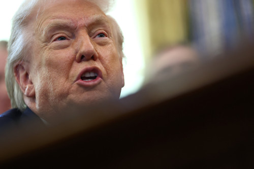 2026-01-30T215601Z_1_LYNXMPEM0T19Y_RTROPTP_4_USA-TRUMP